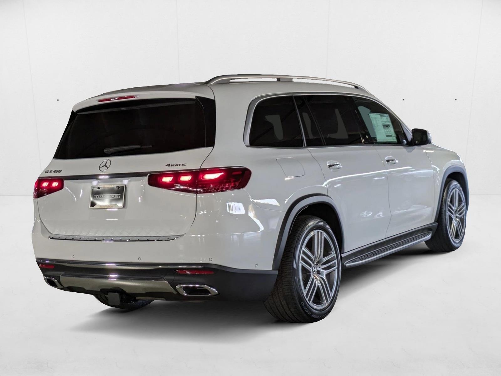 2026 Mercedes Benz GLS 450 4MATIC photo 2