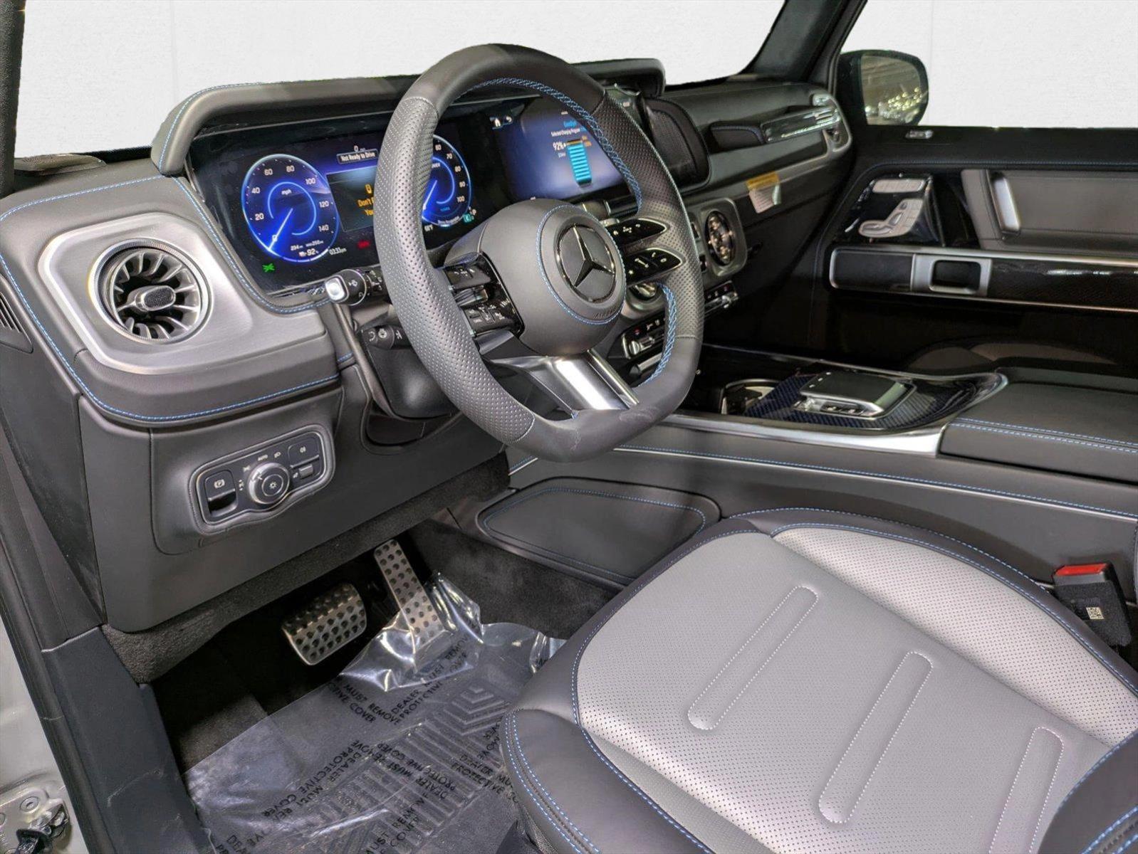 2025 Mercedes Benz G photo 3