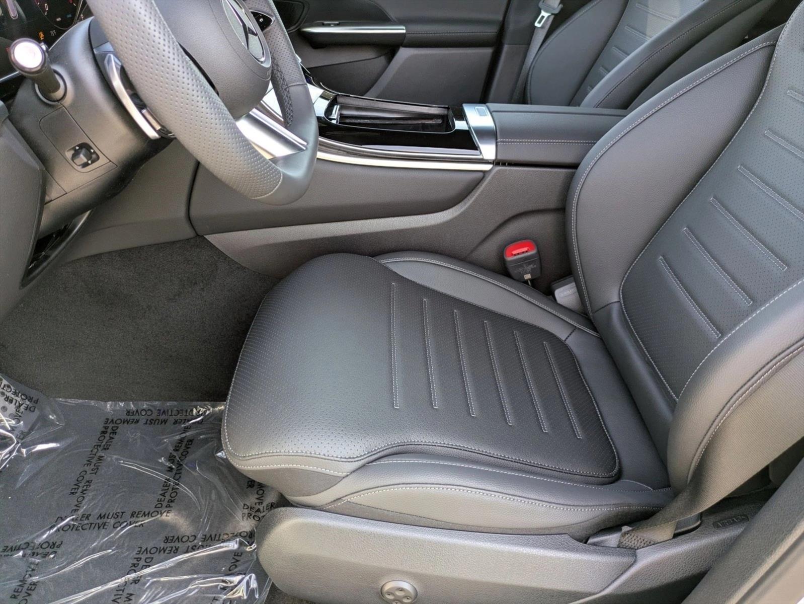 2026 Mercedes Benz GLC 300 photo 4