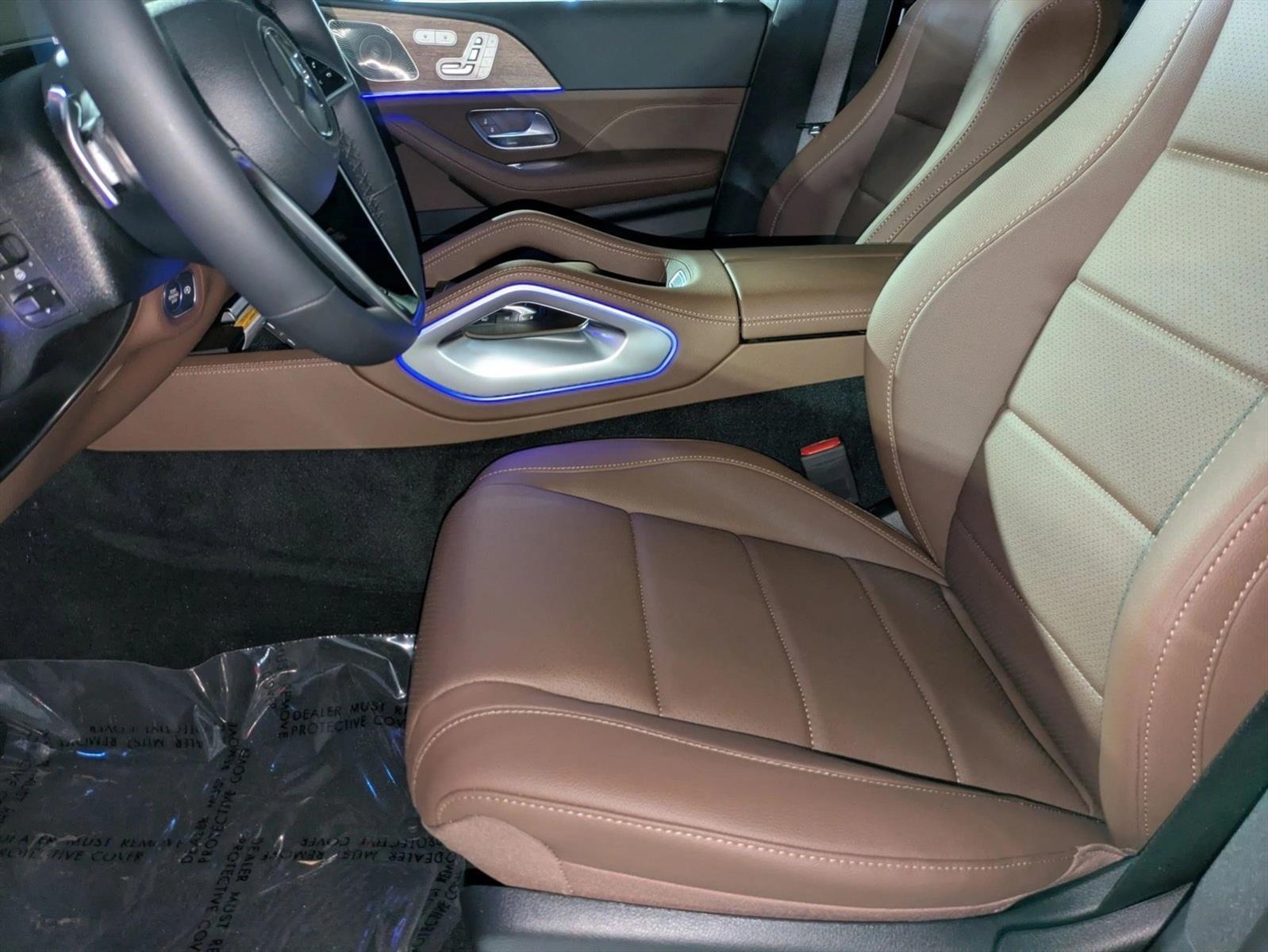 2026 Mercedes Benz GLS 450 4MATIC photo 4