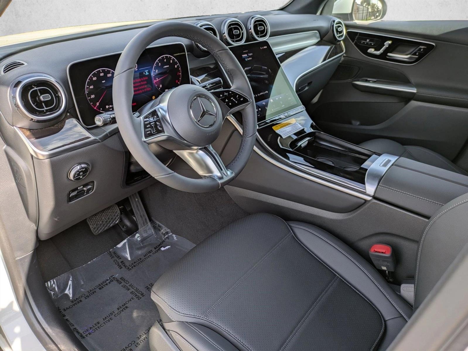 2026 Mercedes Benz GLC 300 photo 3