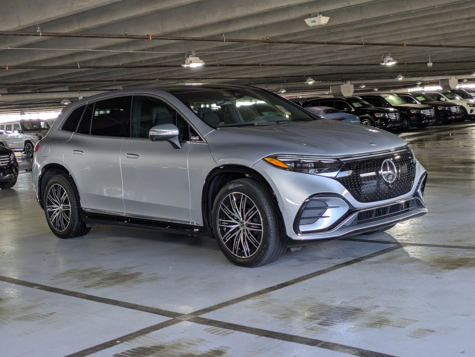 2023 Mercedes Benz EQS SUV 580 4MATIC photo 3