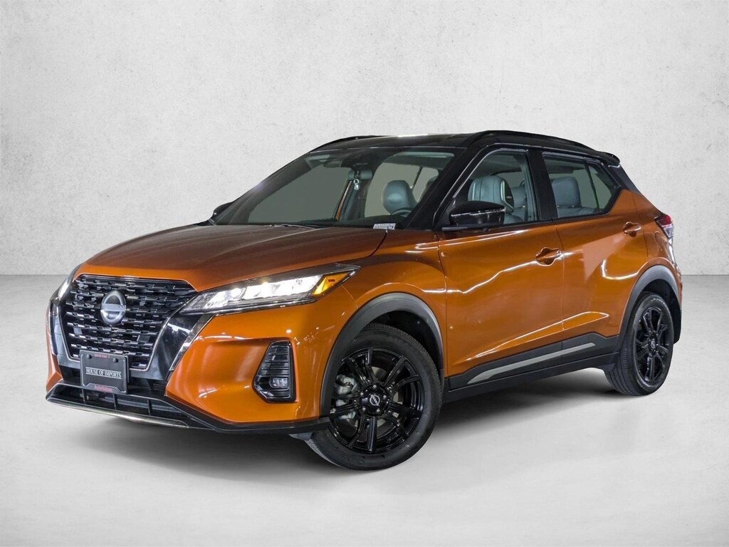Used 2023 Nissan Kicks SR SUV