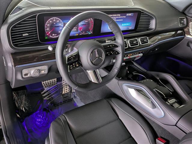 2025 Mercedes Benz GLS 450 4MATIC photo 3