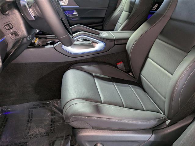 2025 Mercedes Benz GLS 450 4MATIC photo 4