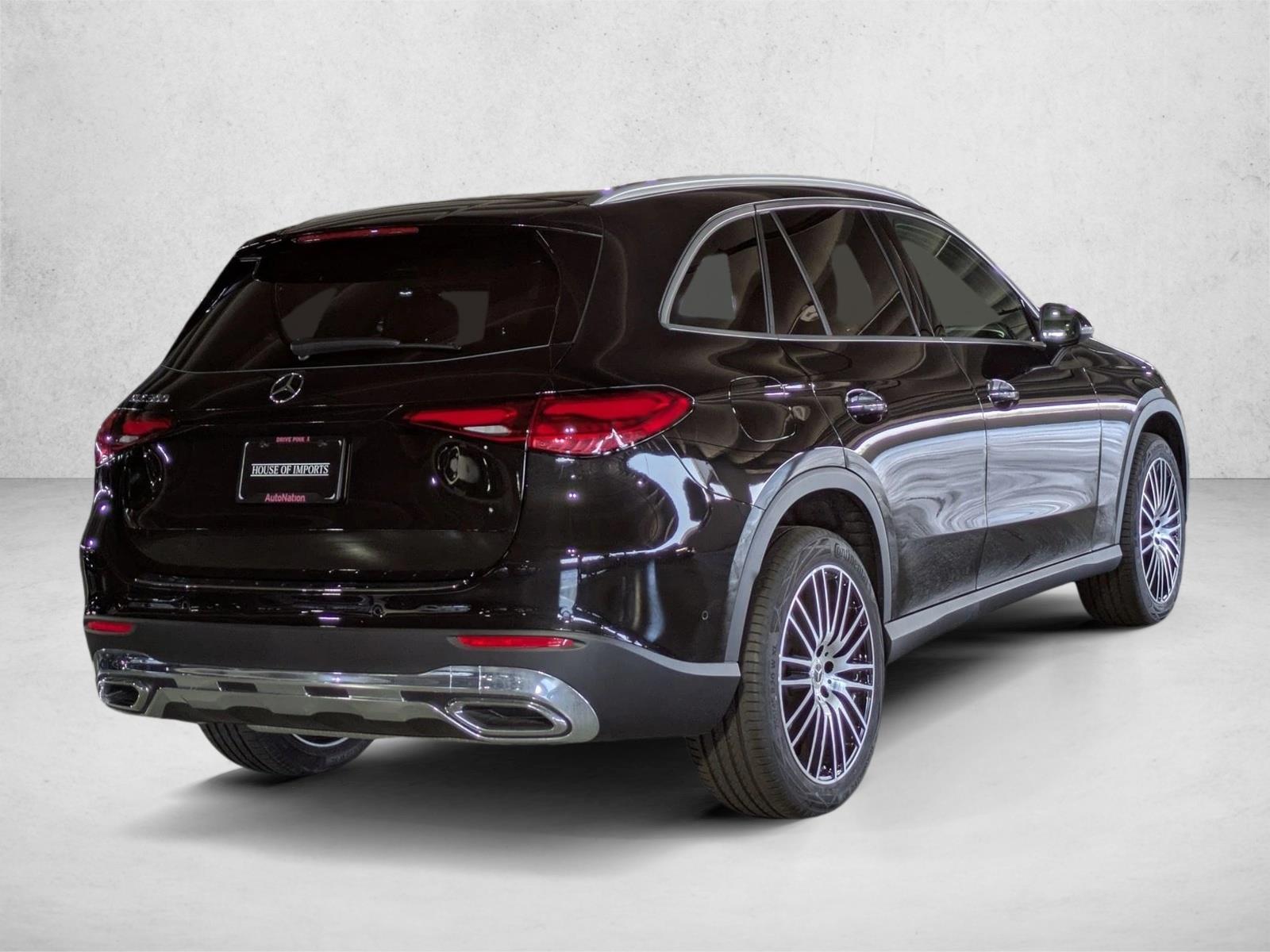 2025 Mercedes Benz GLC 300 photo 2