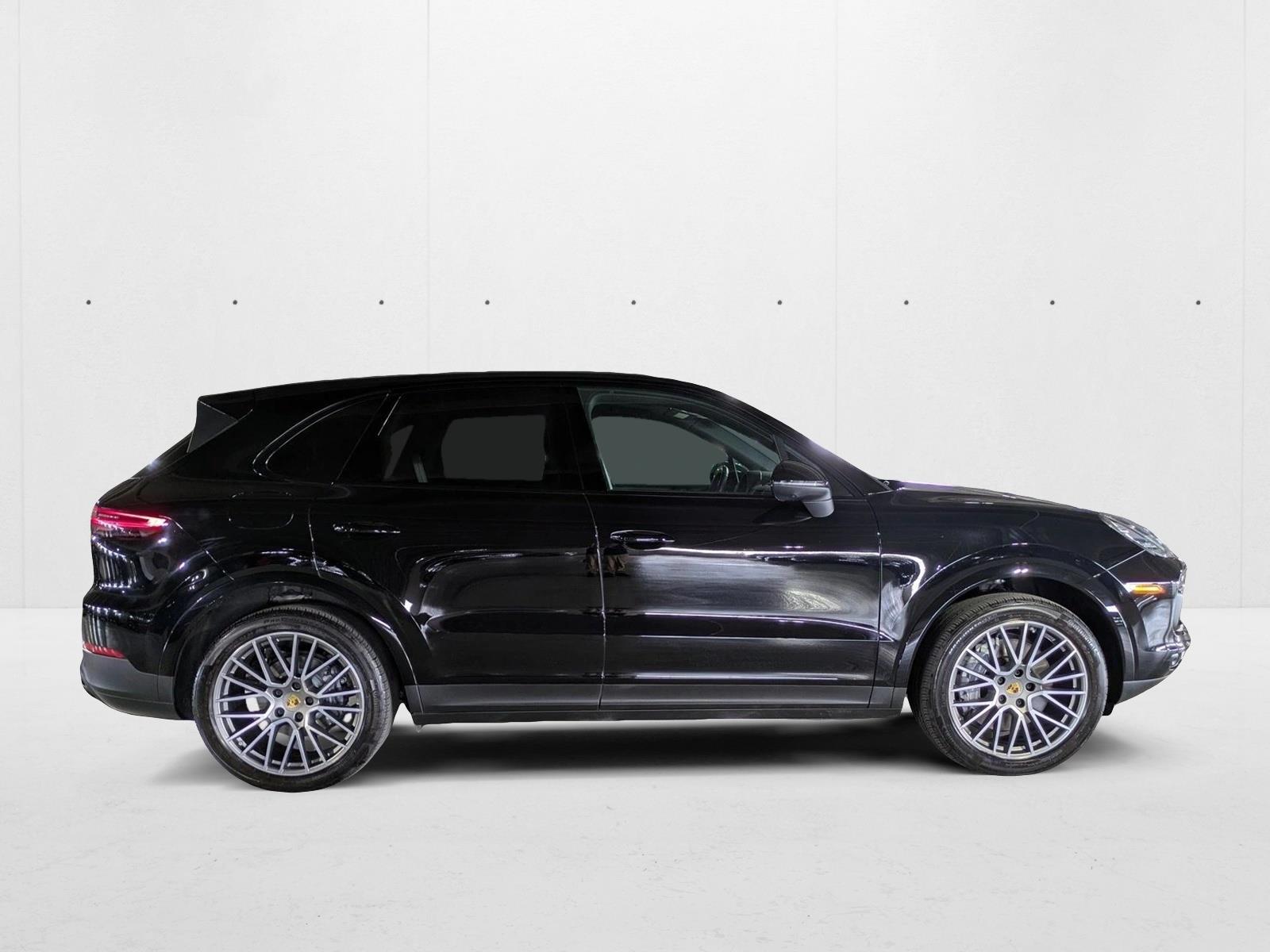 2023 Porsche Cayenne Platinum Edition photo 4