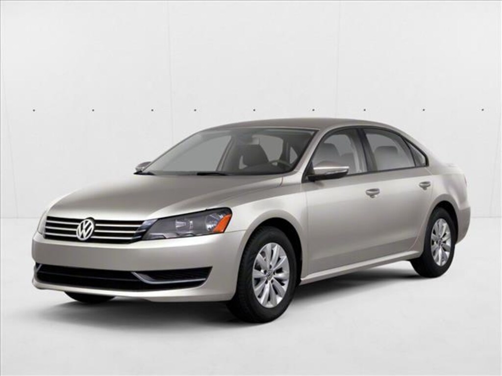 Used 2013 Volkswagen Passat 2.5L SE Sedan