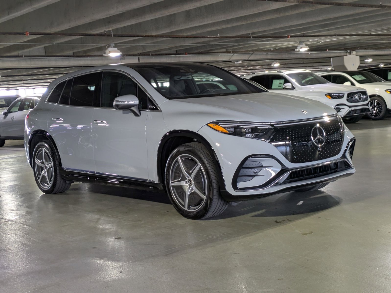 2023 Mercedes Benz EQS SUV 580 4MATIC photo 3