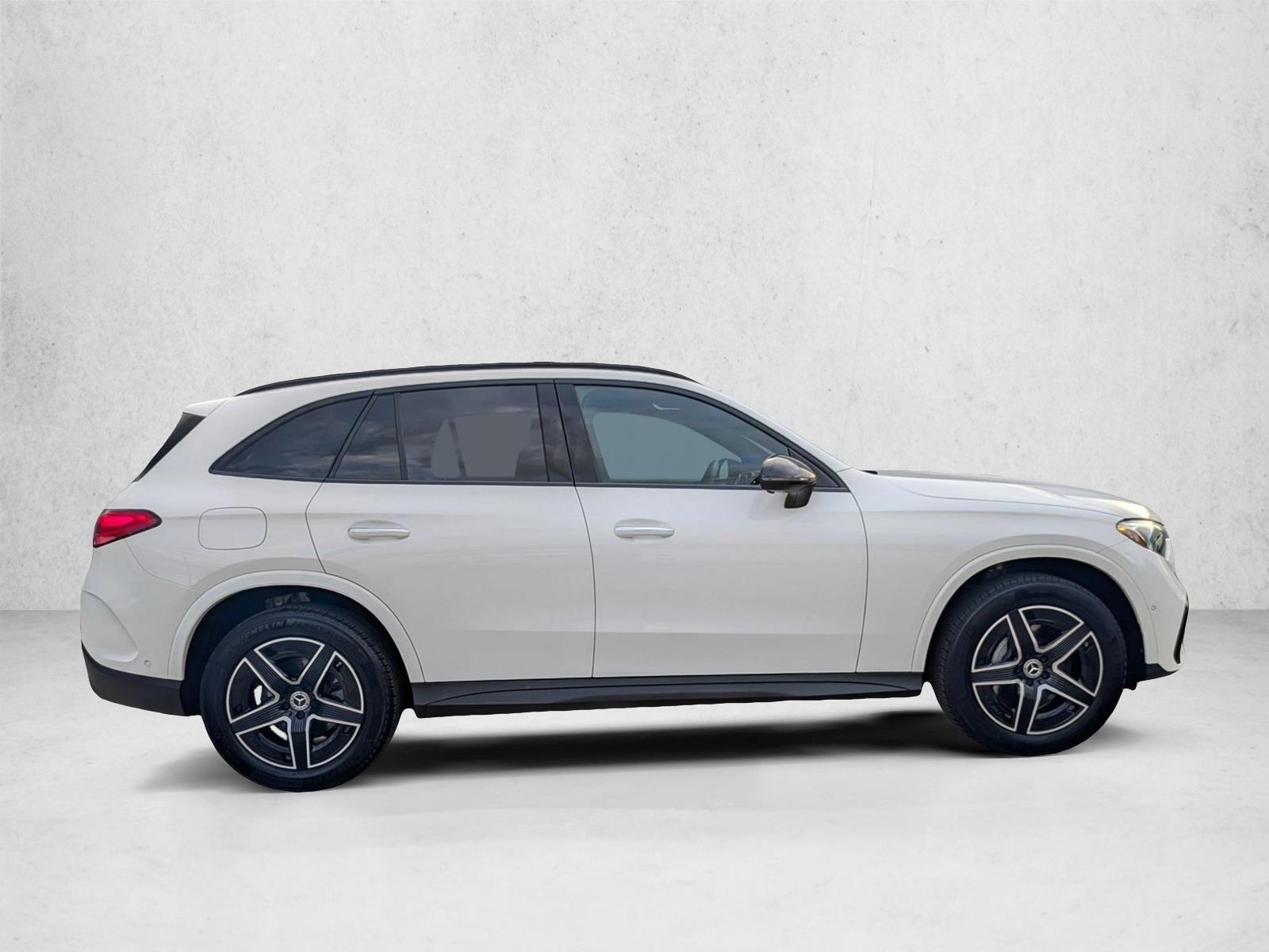 2025 Mercedes Benz GLC 300 photo 3
