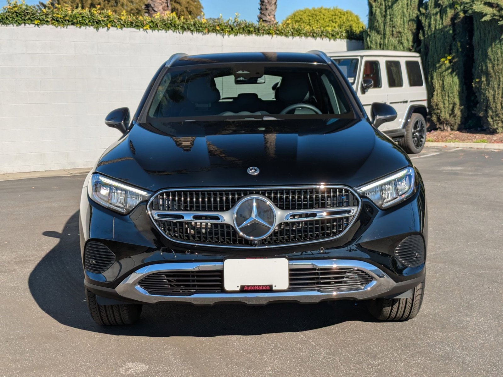 2025 Mercedes Benz GLC 300 photo 2