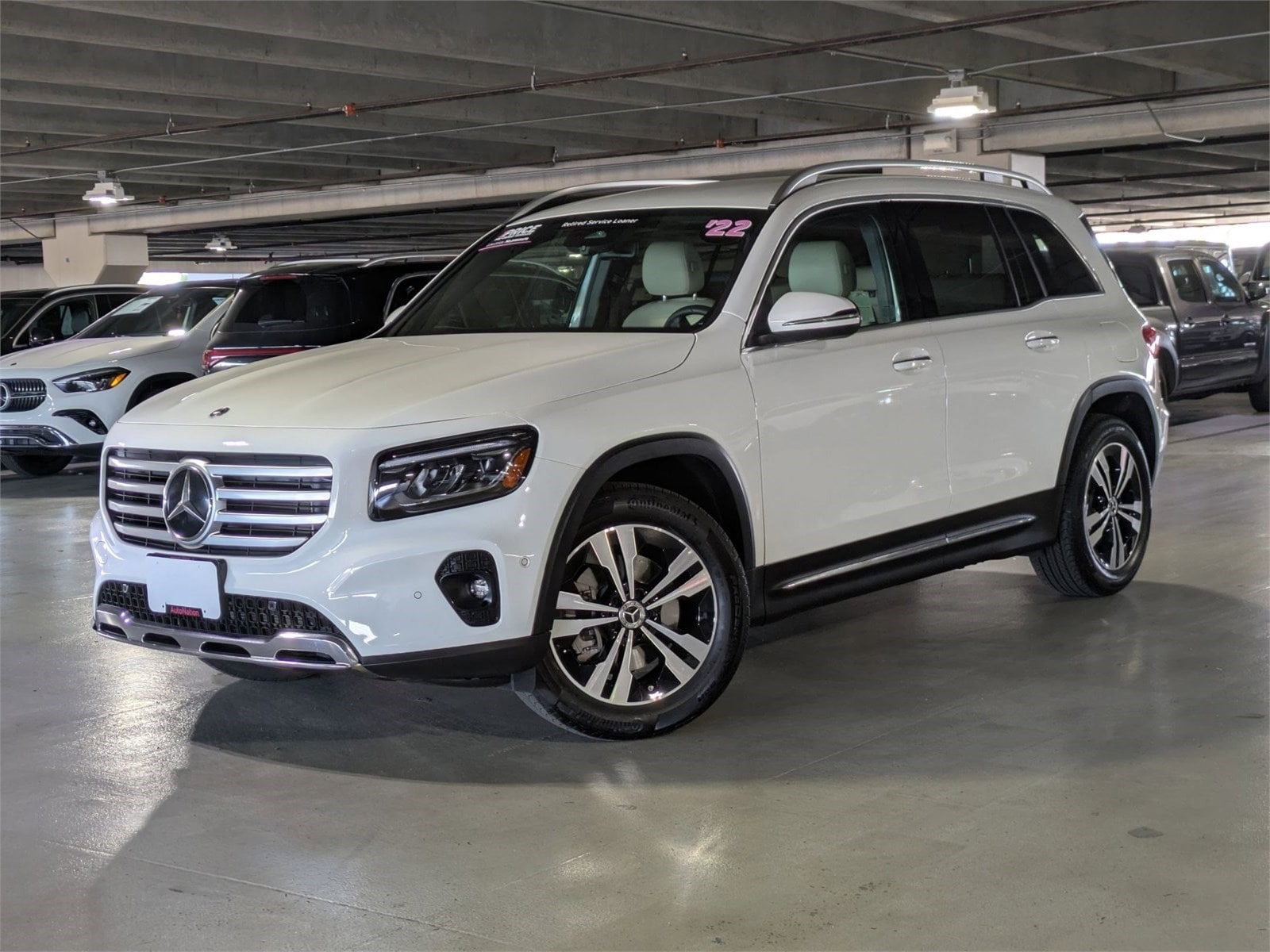2025 Mercedes-Benz GLB Base's photo