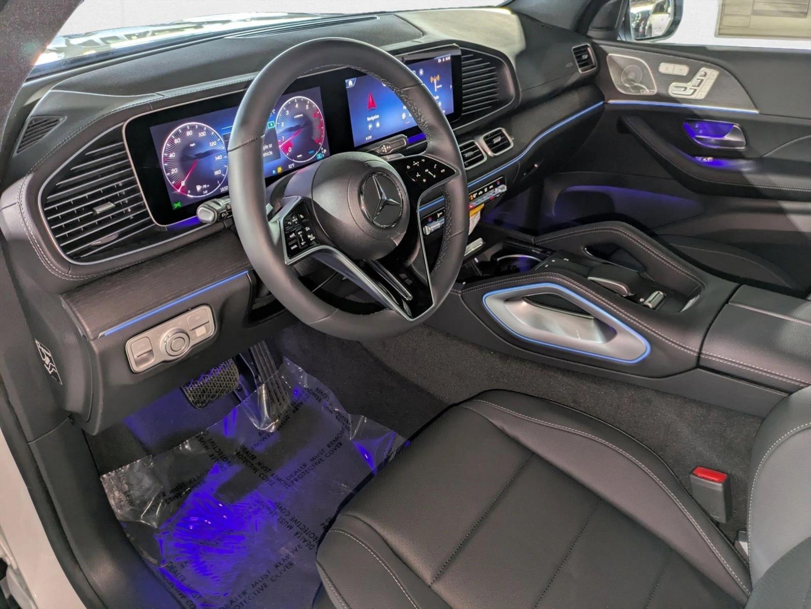 2026 Mercedes Benz GLS 450 4MATIC photo 3
