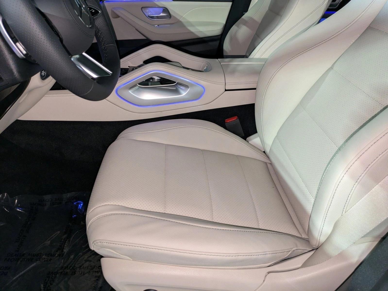 2026 Mercedes Benz GLS 450 4MATIC photo 4