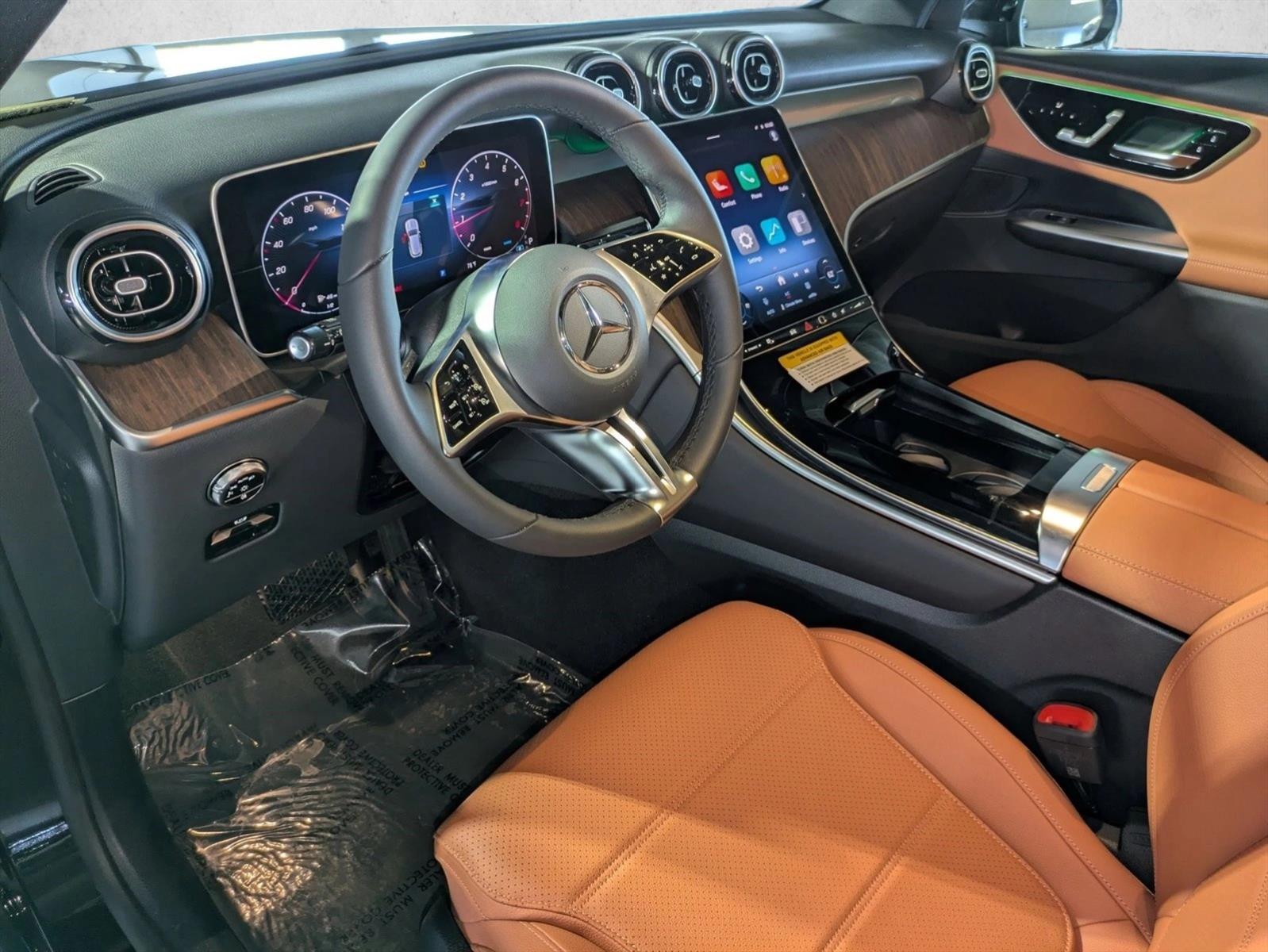 2025 Mercedes Benz GLC 300 photo 3