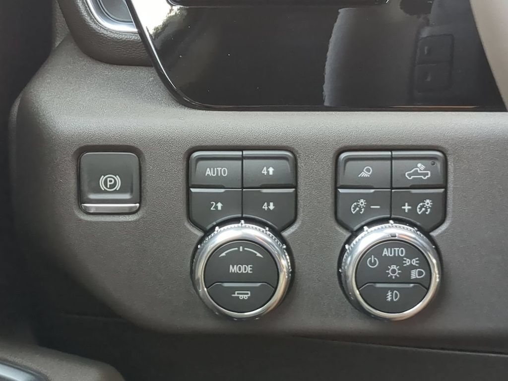 2026 GMC Sierra 1500 SLT - Photo 17
