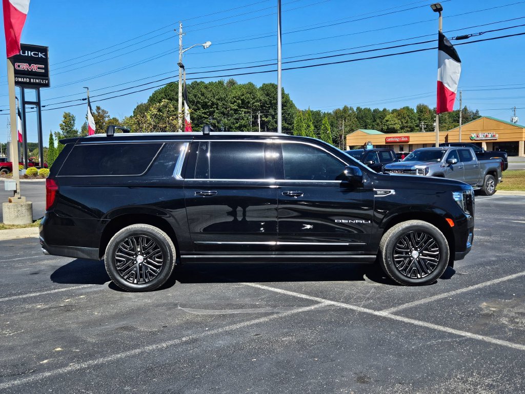 Used 2022 GMC Yukon XL Denali SUV — photo 2 of 4