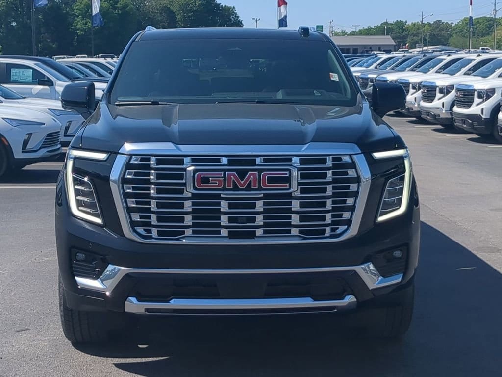2026 GMC Yukon XL Denali - Photo 8