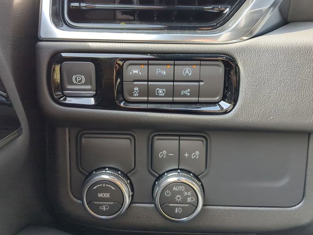 2026 GMC Yukon XL Denali - Photo 17