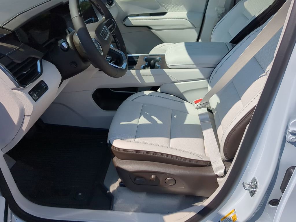 2026 GMC Acadia Denali - Photo 19