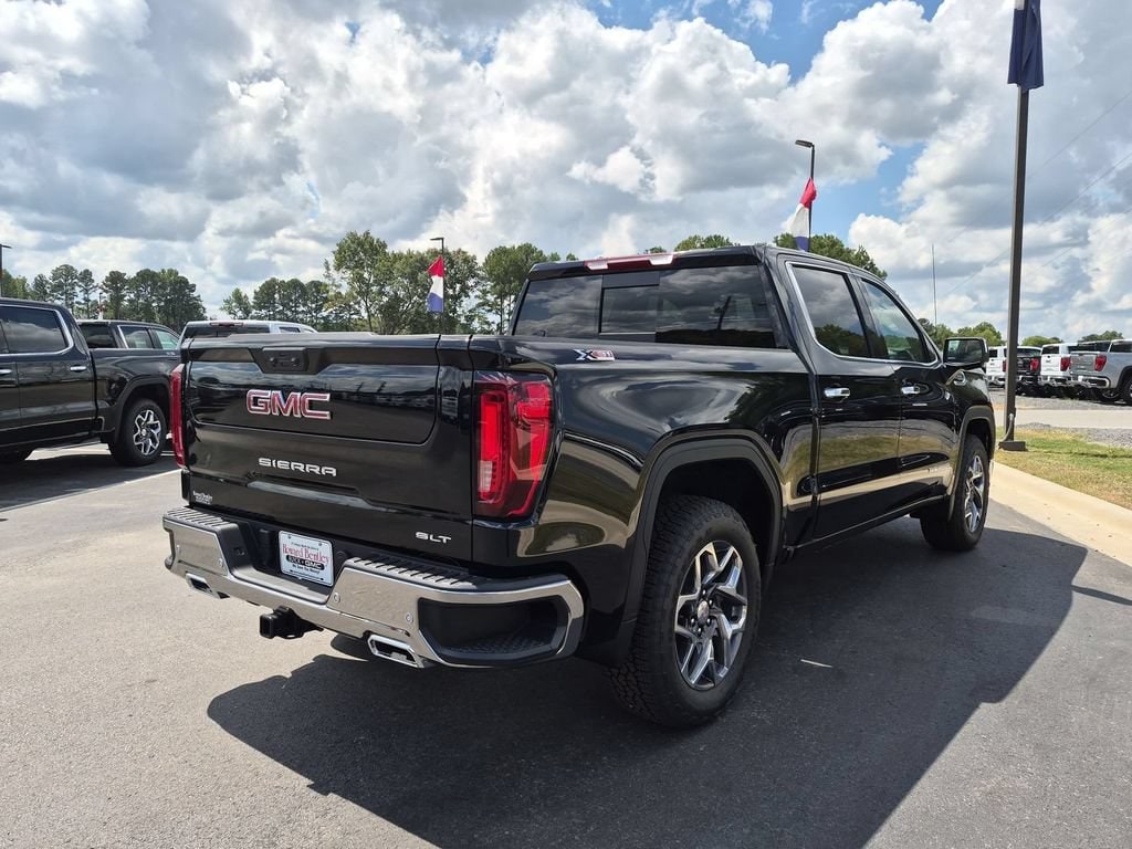 New 2026 GMC Sierra 1500 SLT Truck — photo 3 of 4