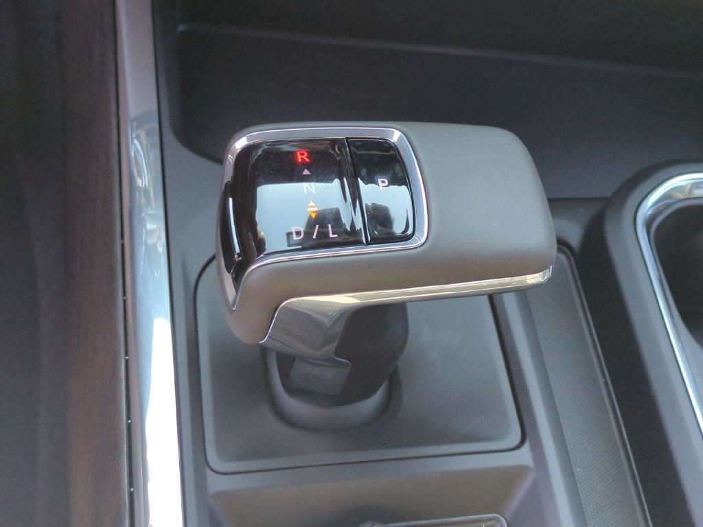 2026 GMC Sierra 1500 SLT - Photo 15