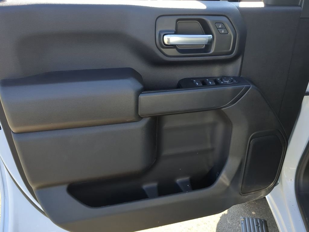 2026 GMC Sierra 3500 Chassis Cab Pro - Photo 19