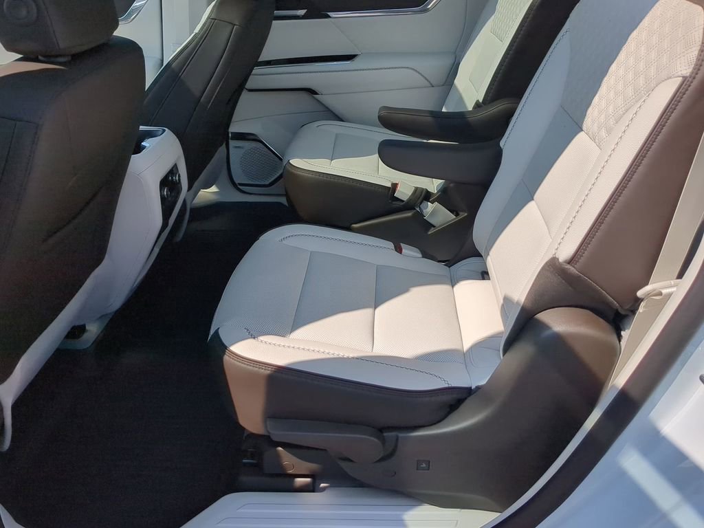 2026 GMC Acadia Denali - Photo 25