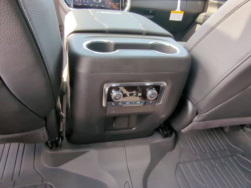 2026 GMC Yukon XL Denali - Photo 21