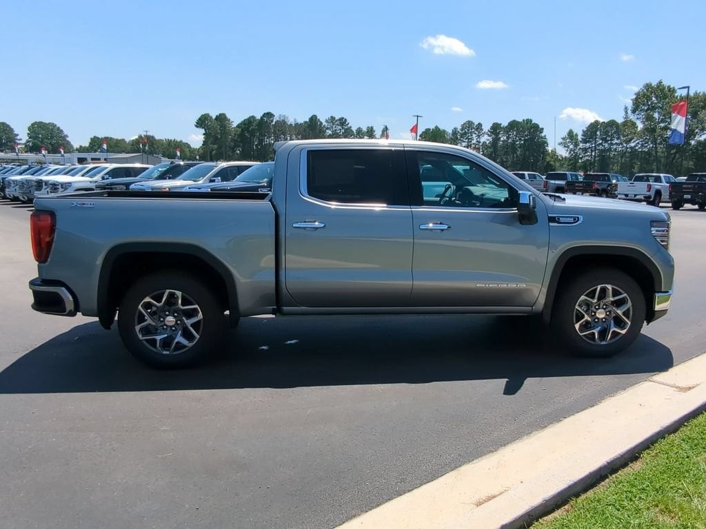 New 2026 GMC Sierra 1500 SLT Truck — photo 2 of 4