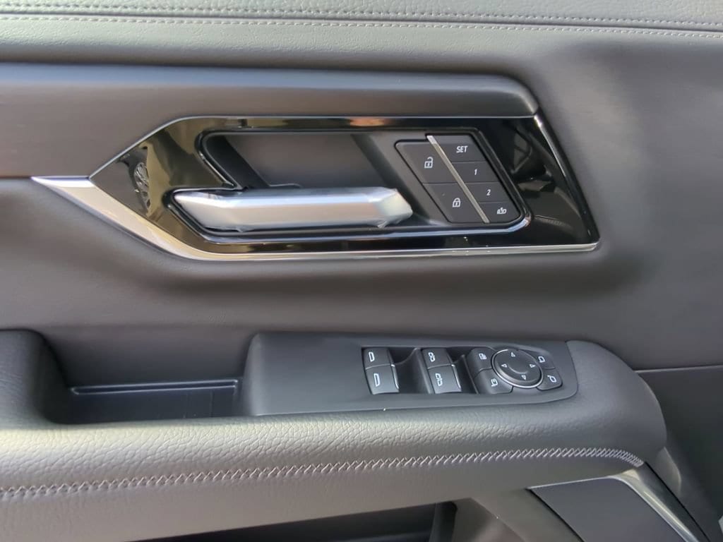 2026 GMC Yukon XL Denali - Photo 23