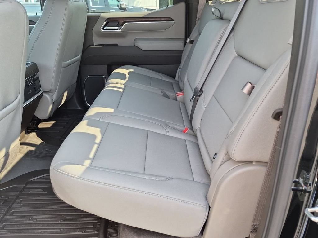 2026 GMC Sierra 1500 SLT - Photo 25