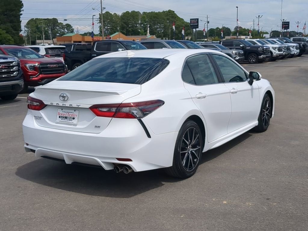 Used 2022 Toyota Camry SE Sedan