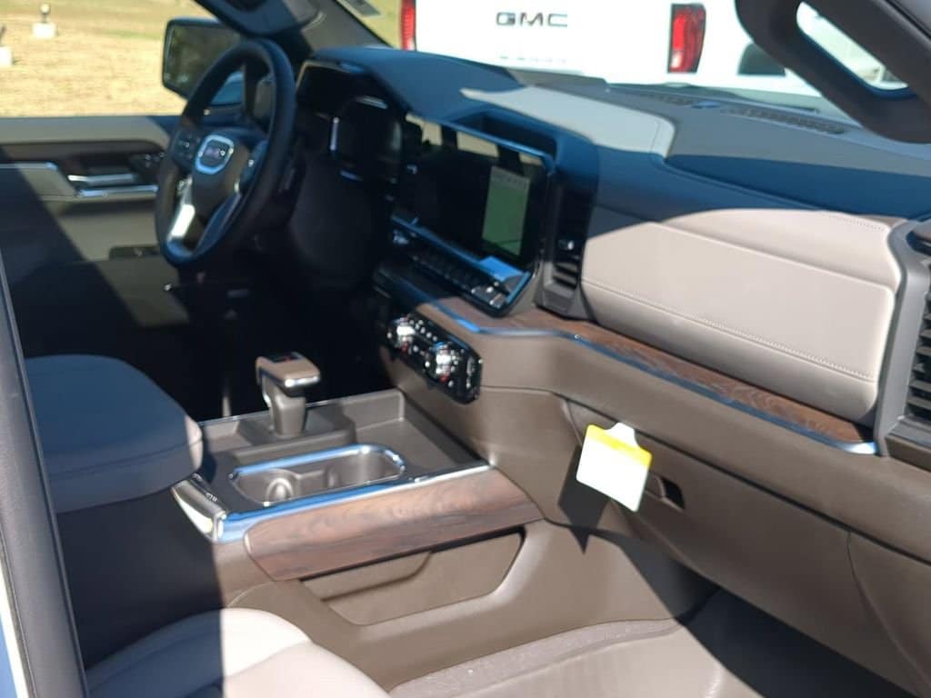 2026 GMC Sierra 1500 SLT - Photo 28
