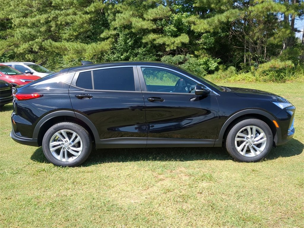 2025 Buick Envista Preferred photo 2