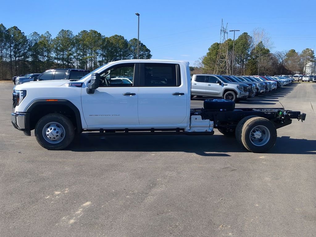 2026 GMC Sierra 3500 Chassis Cab Pro - Photo 6