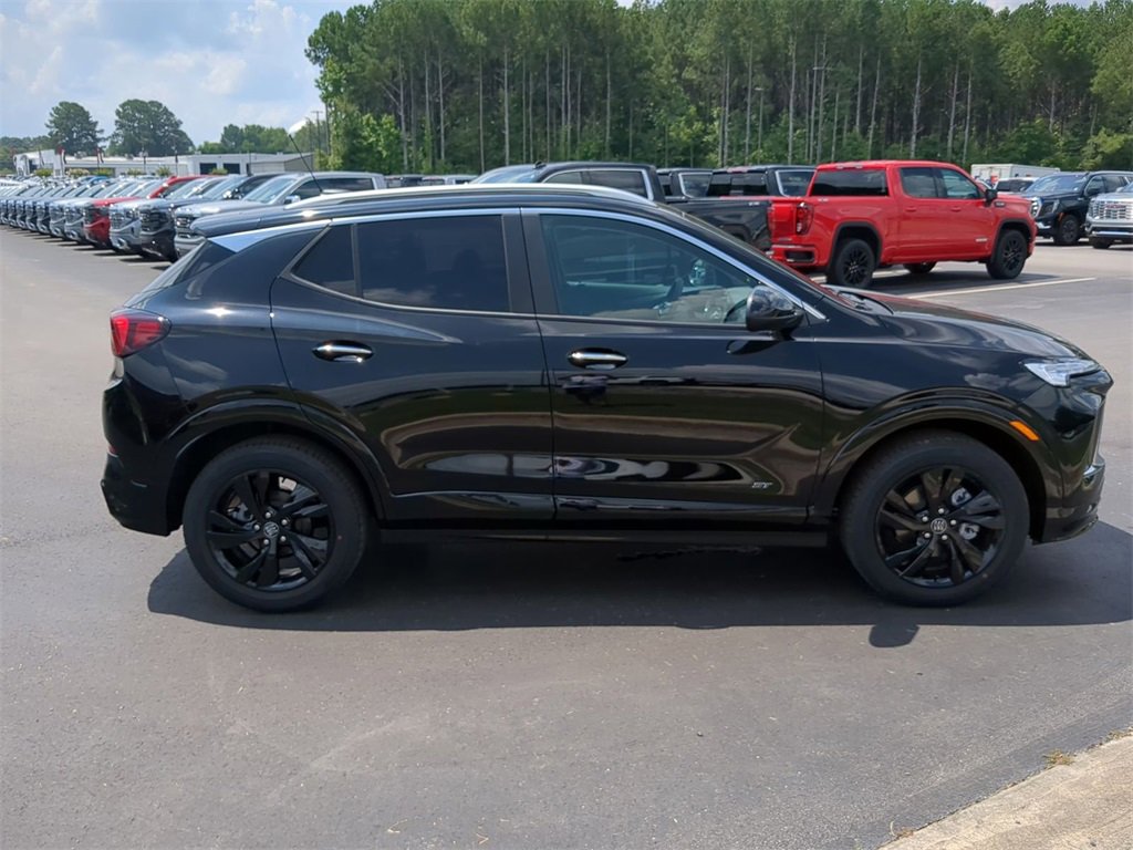 2026 Buick Encore GX Sport Touring photo 2