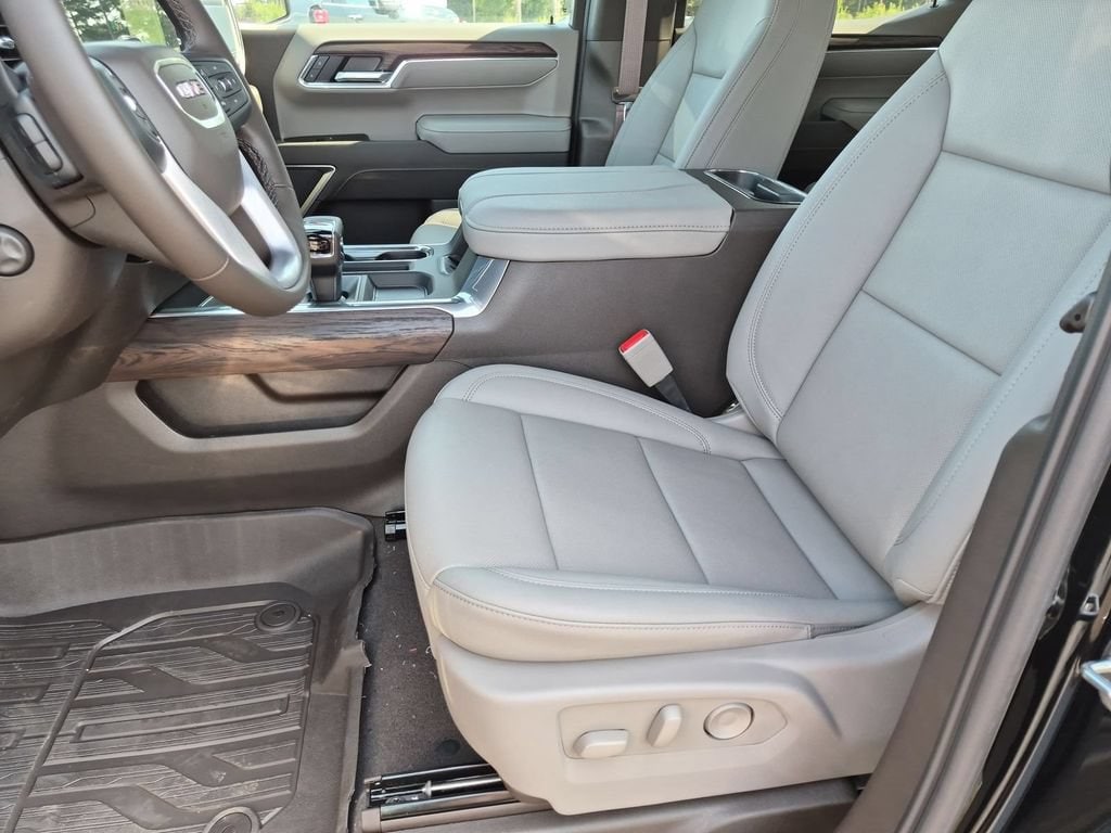 2026 GMC Sierra 1500 SLT - Photo 19
