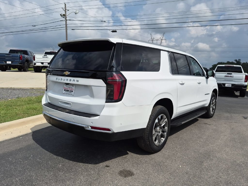Used 2025 Chevrolet Suburban LS SUV Used 2025 Chevrolet Suburban LS SUV — photo 4 of 4