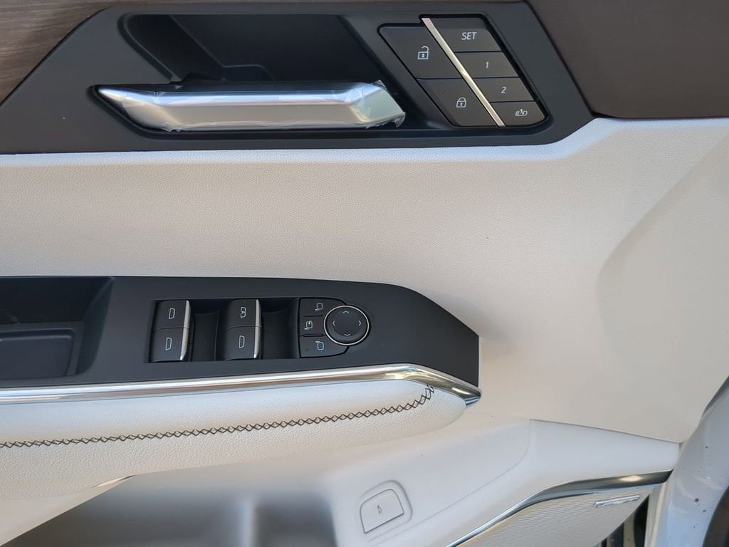 2026 GMC Acadia Denali - Photo 23