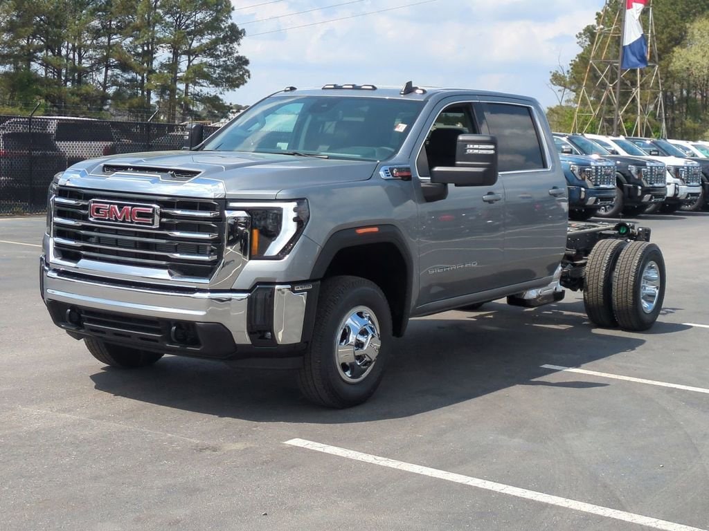 2026 GMC Sierra 3500HD SLE - Photo 7
