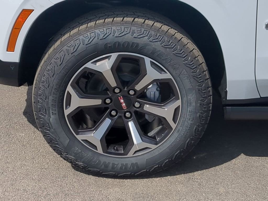 2026 GMC Yukon AT4 Ultimate - Photo 33