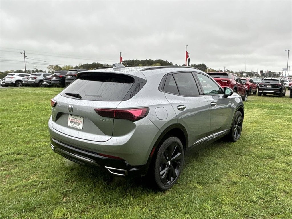2025 Buick Envision Sport Touring photo 3