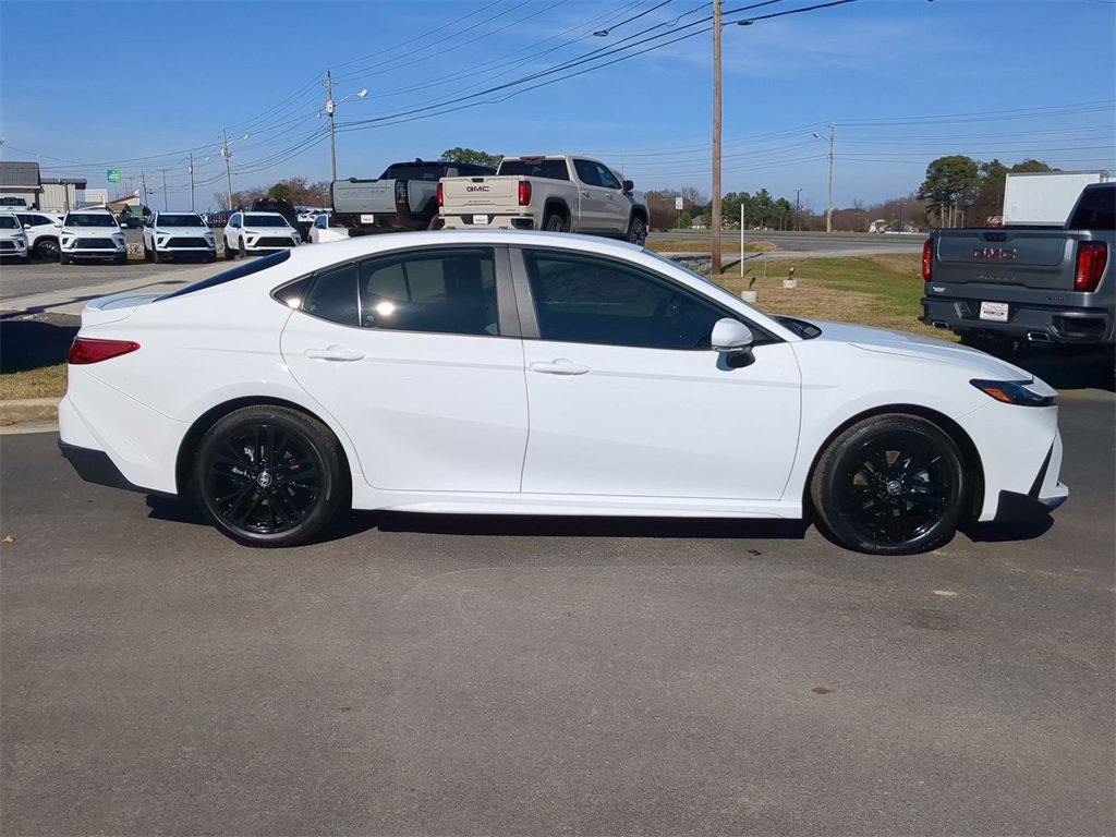 2025 Toyota Camry SE photo 2