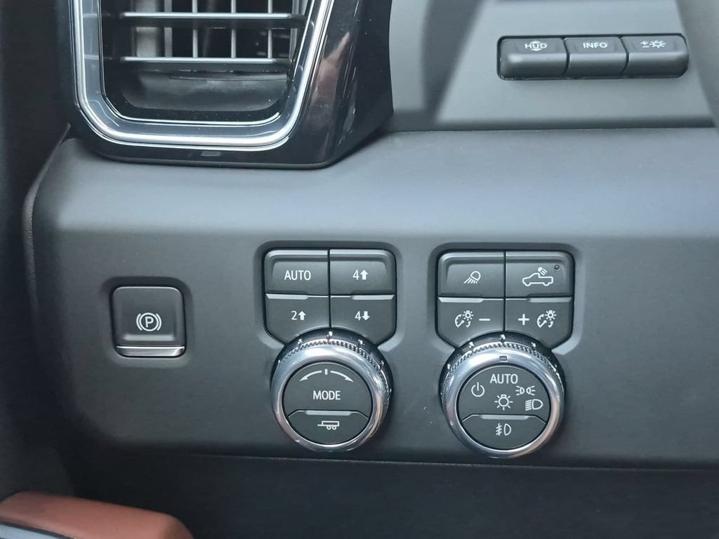 2026 GMC Sierra 2500HD Denali Ultimate - Photo 17
