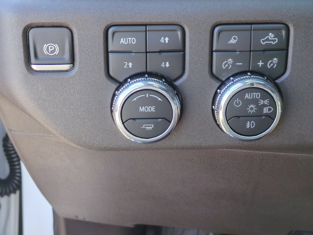 2026 GMC Sierra 1500 SLT - Photo 17