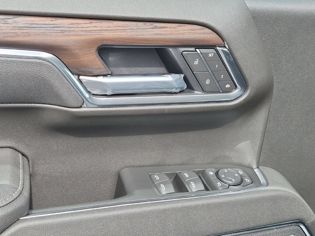 2026 GMC Sierra 1500 SLT - Photo 23