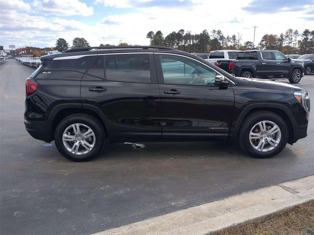 2024 Gmc Terrain SLE photo 2