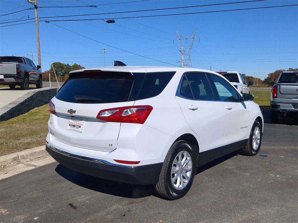2020 Chevrolet Equinox LT photo 2