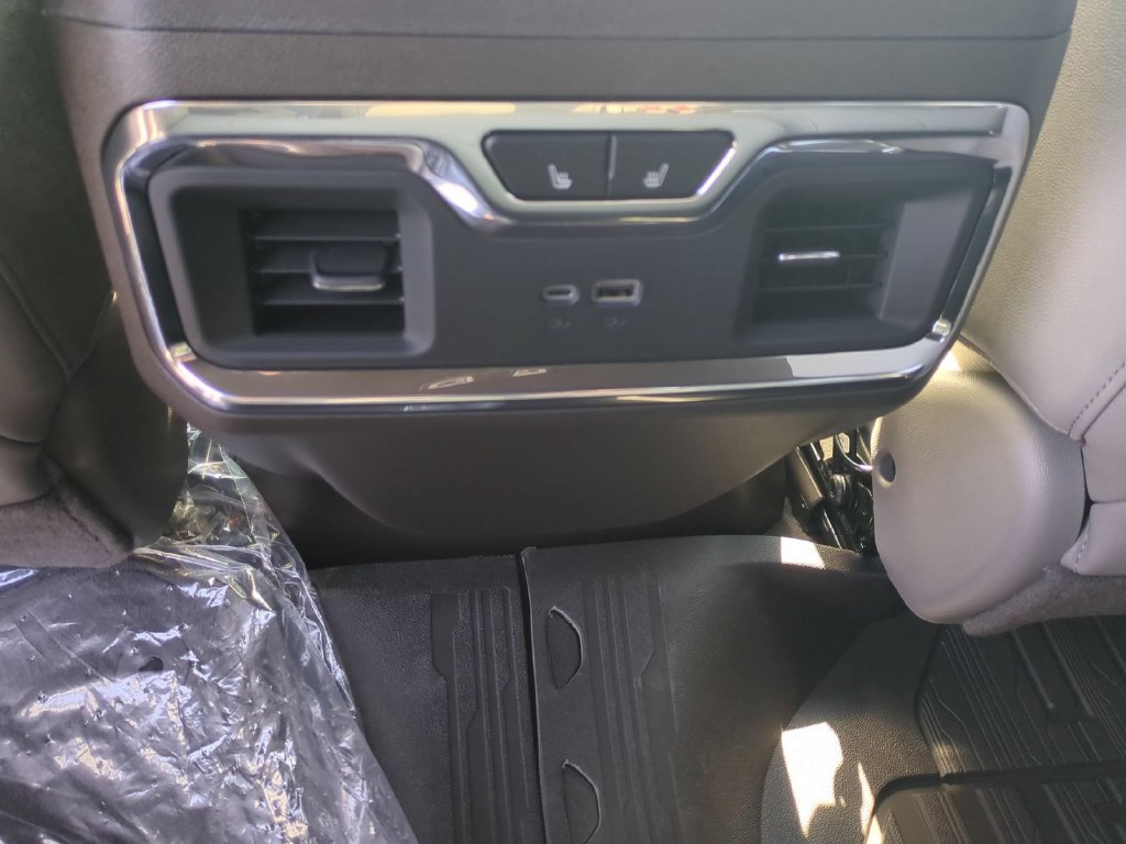 2026 GMC Sierra 1500 SLT - Photo 21